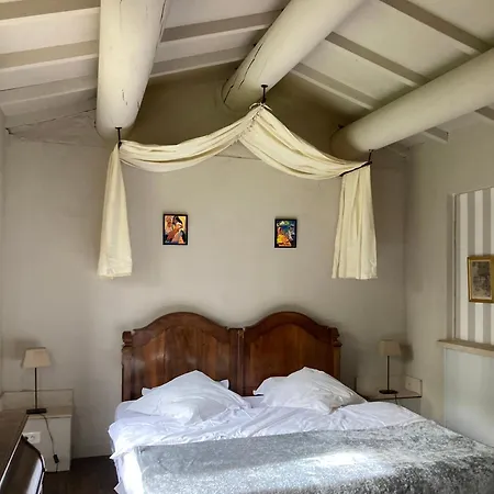 Campagne Baudeloup Bed & Breakfast *