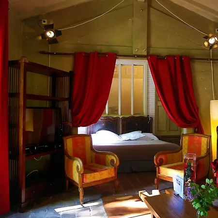 Campagne Baudeloup Bed & Breakfast *